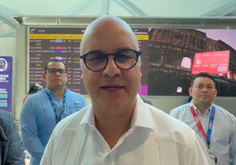 Igor-Rodriguez-supervisa-funcionamiento-de-nuevo-radar-meteorologico-en-Las-Americas-770x540