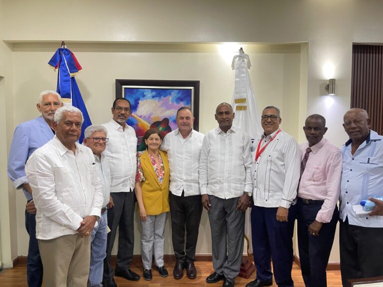 Ministro-de-Agricultura-recibe-comite-de-ExpoMango-2026-y-Plan-Estrategico-de-Peravia-2